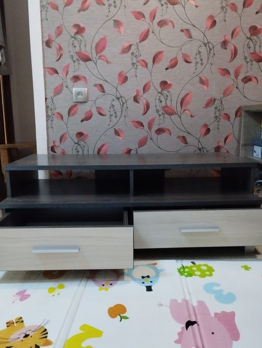 Подставка под телевизор