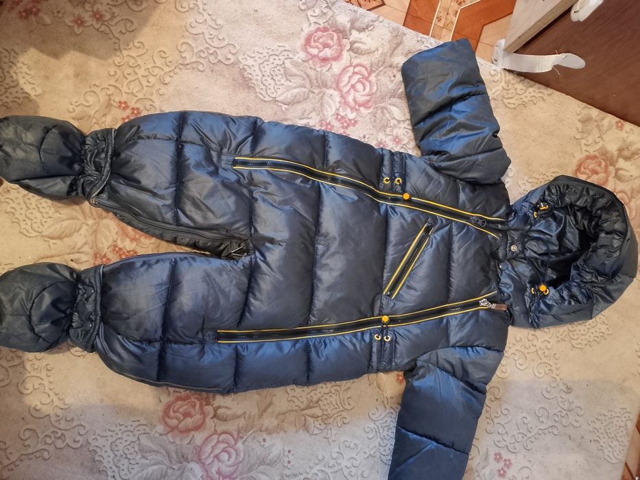 зимний детский комбинезон  и куртка
