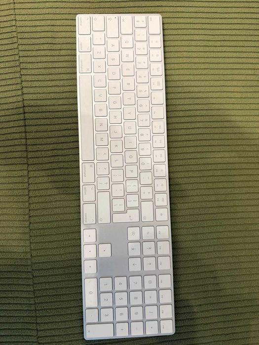 Tastatura Magic Keys Apple