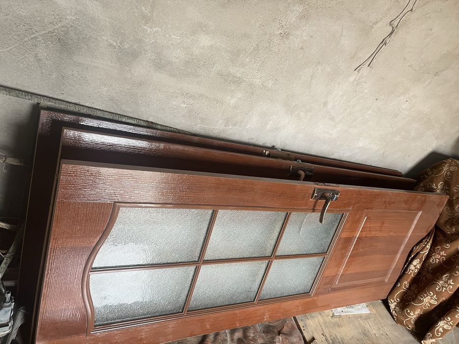 Есиктер сатылады. Б/у 7 есик,комплект