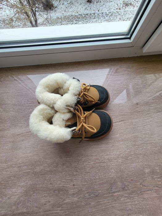 Продам детские ботиночки