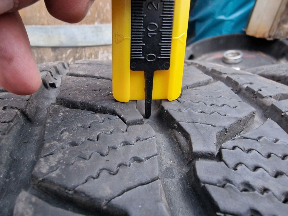 Anvelope 235/65R16C marca Continental, DOT 2021,7 mm