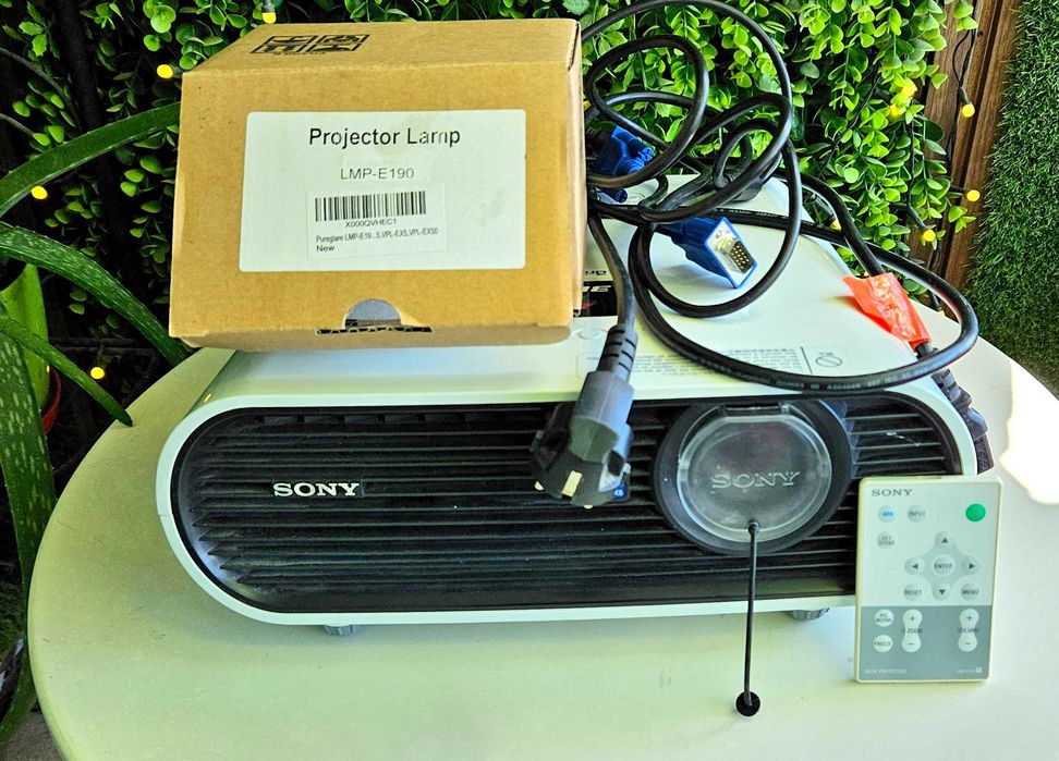 Прожектор SONY с резервна лампа