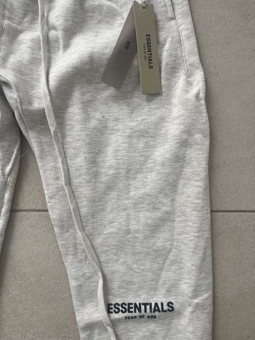 Pantaloni essentials