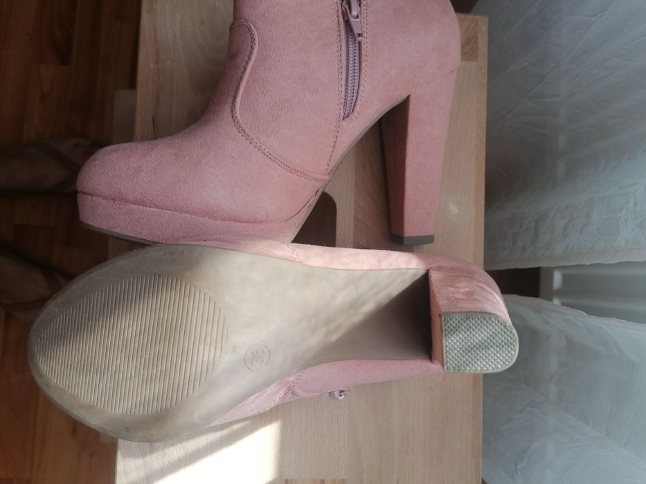 Ghete dama scurte cu toc și platforma