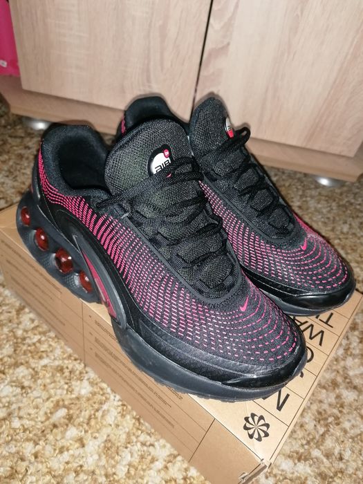 Уникален NIKE air