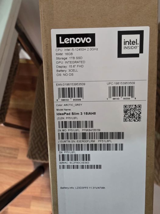 Laptop folosit doar 2luni,cu garanție 3ani
