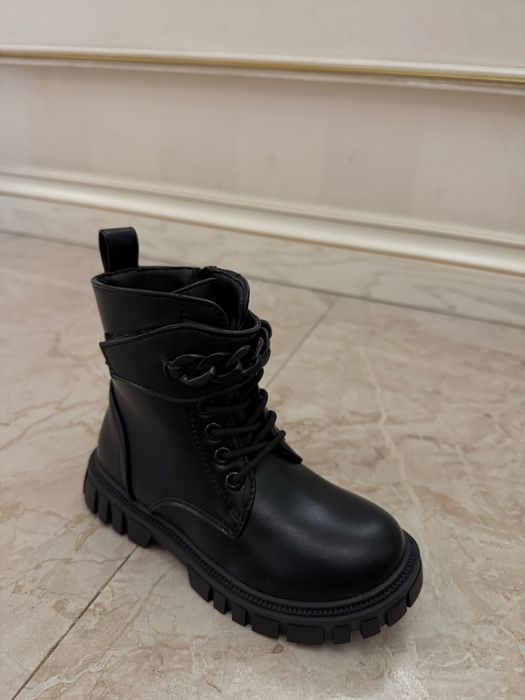 Ботинки на девочку