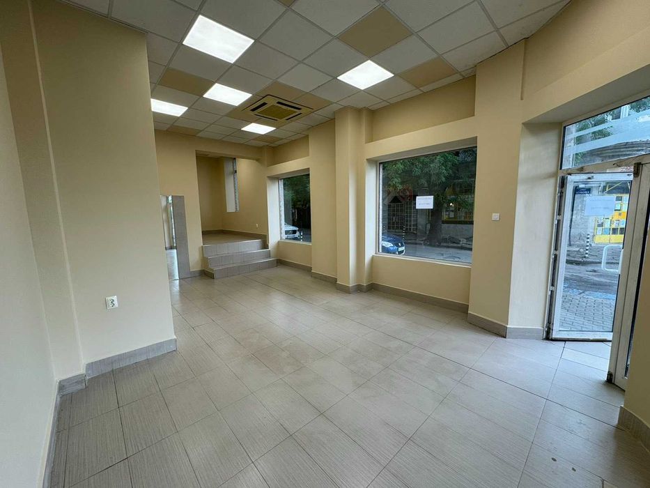 Ъглов магазин под наем с голям човекопоток