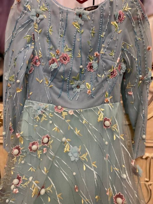 Oqshom libosi qo'l ishi