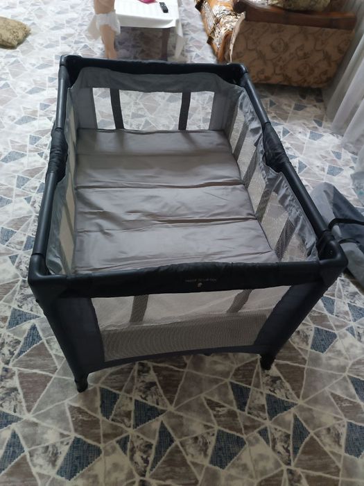 Продам детский манеж.