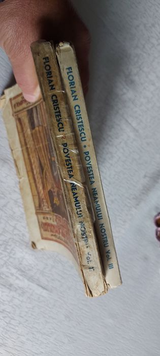 Lot de doua cărți vechi romanesti "Povestea neamului nostru"