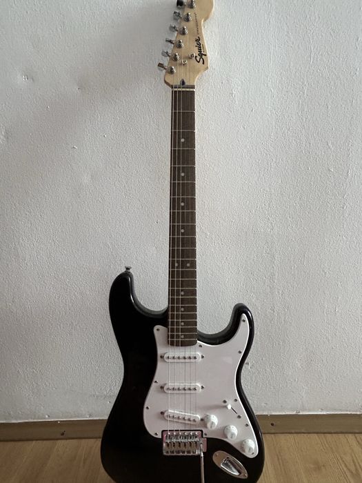 Chitara  Electrica Squier + Amplificator 10G
