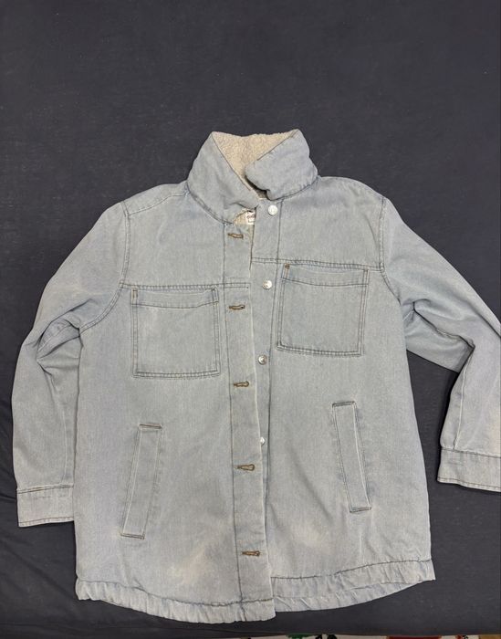 изолирано дънково палто