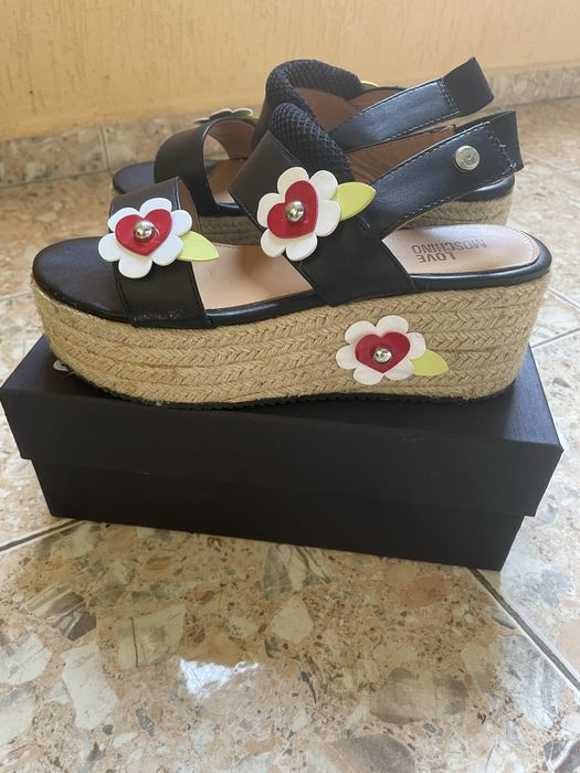 Дамски сандали