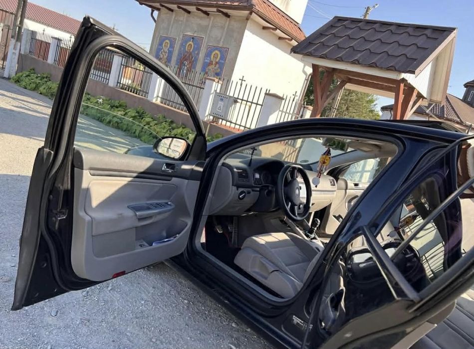 Golf 5 1.6 FSI 115 CP