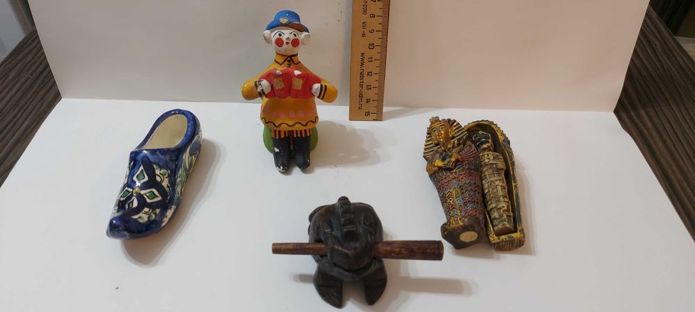 Декорации и игрушки разных времен