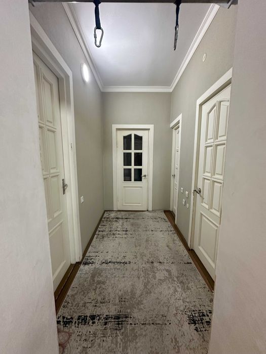 Продается 3-х комнатная квартира 3/3/3 рядом с метро Буюк Ипак Йули!