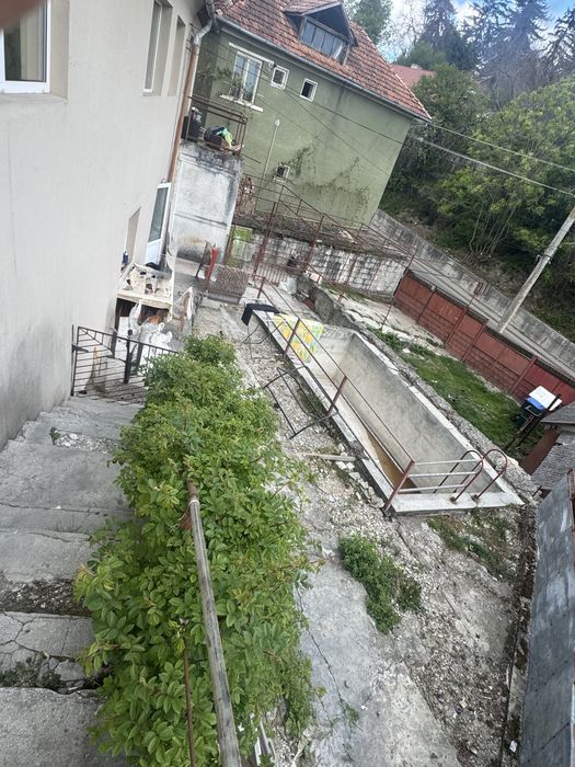 Oportunitate Casa mare 250mp cu teren 800mp si piscina, 2 min de centru