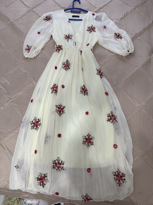 Женское красивое платье