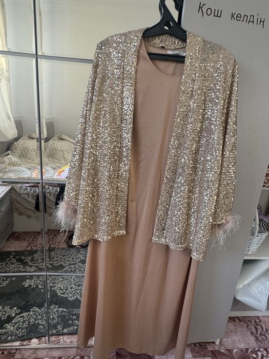 продам женское платье