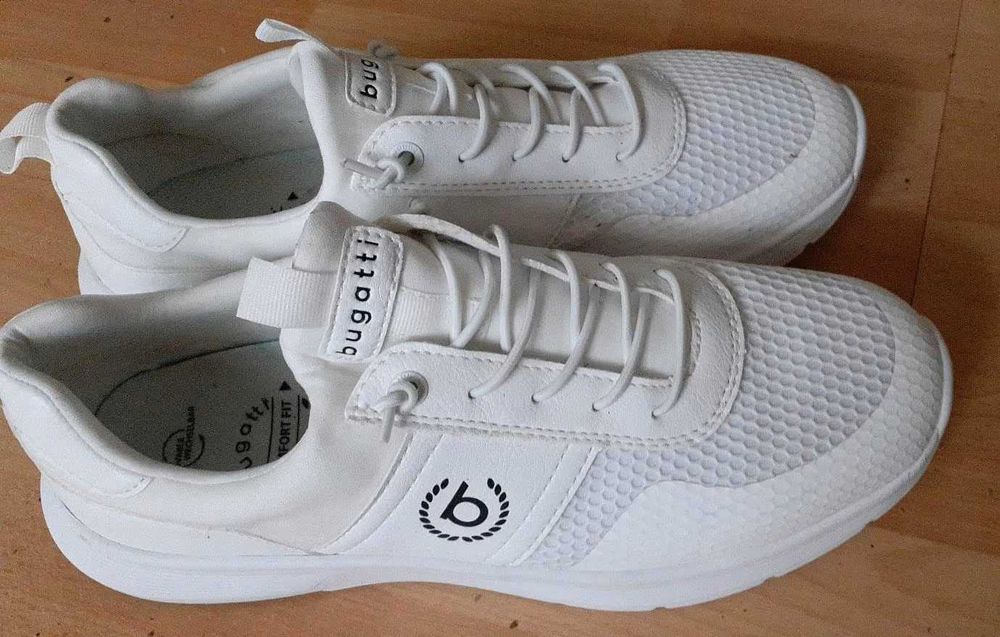 100% оригинални сникърси Bugatti