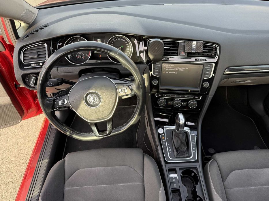 Volkswagen Golf 7 Highline, 2.0 TDI 150 CP, cutie automată DSG