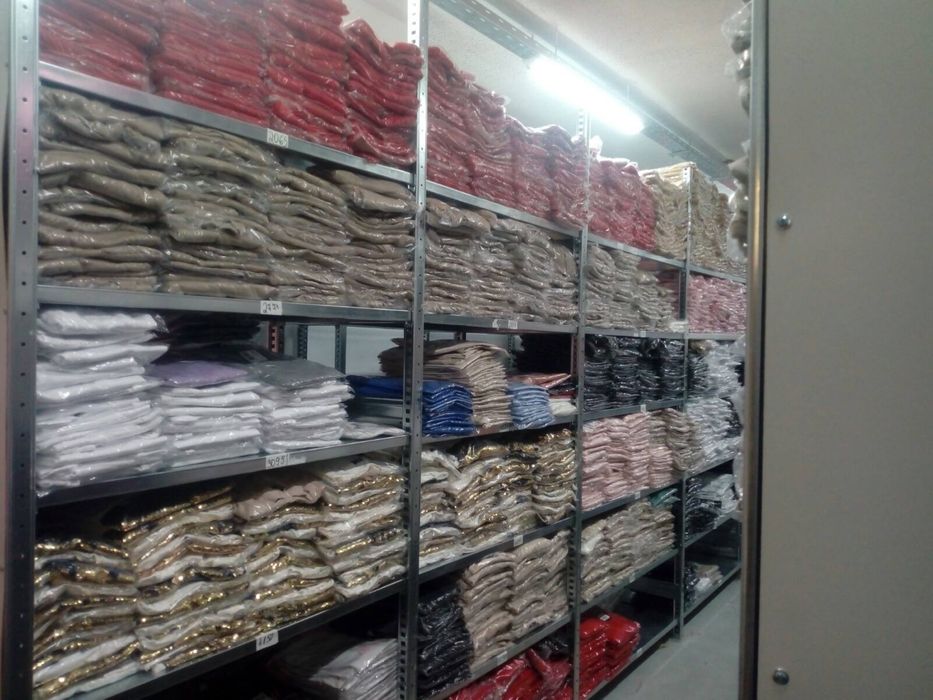 Продавам професионална стелажна система в отлично състояние