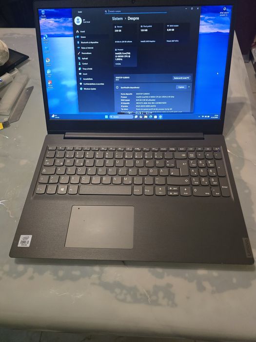 Laptop Lenovo, i3-1005G1, ram 8gb, ssd 256gb, bat 3h