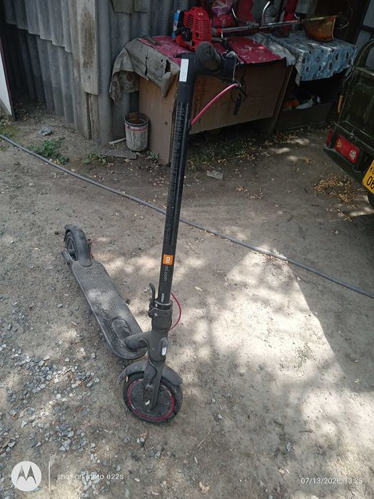 Vând trotineta electrica
