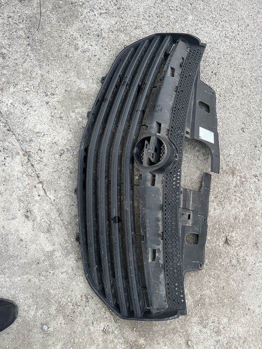 Решетка Opel Vivaro 14-