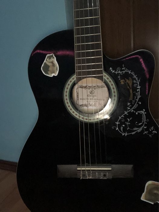 Chitara clasica neagra