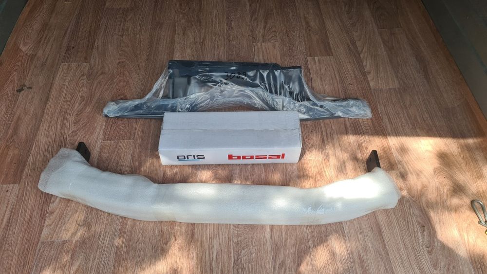 Фаркоп Highlander с хром пластиной