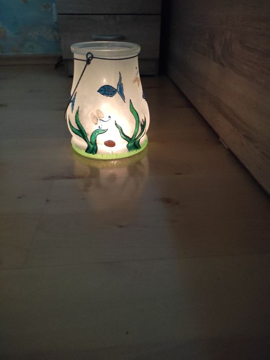 Закачащ се свещник за чаени свещи