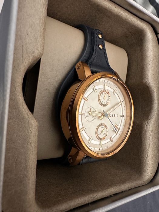 Часовник FOSSIL ES3838