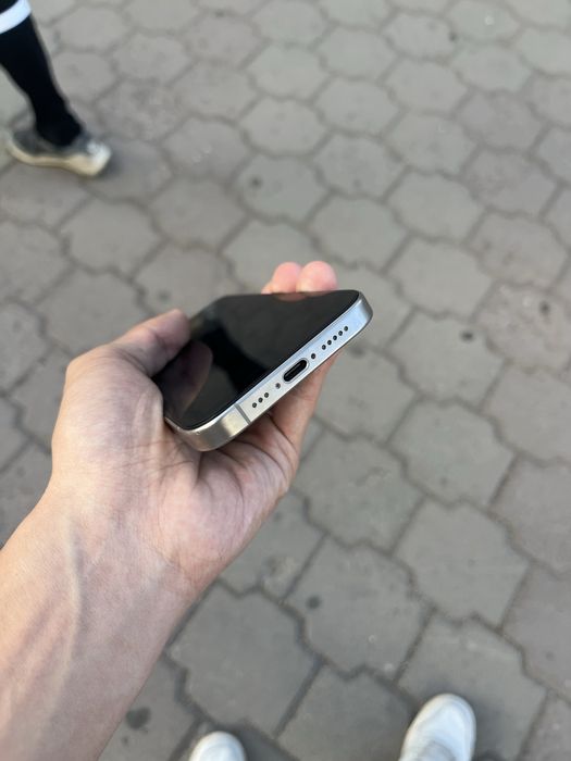 iPhone 15 Pro 256gb / 76%