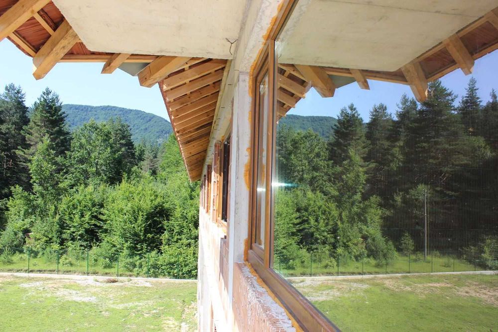 Продава се Хотел в Севлиево - 1674 кв.м за 144 €/кв.м - Снимка #3