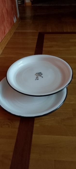 Советское эмалированное блюдо.