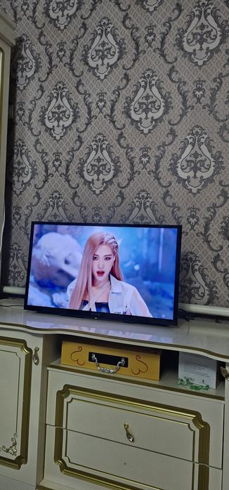 Телевизор Sony bravia (32 дюйма)