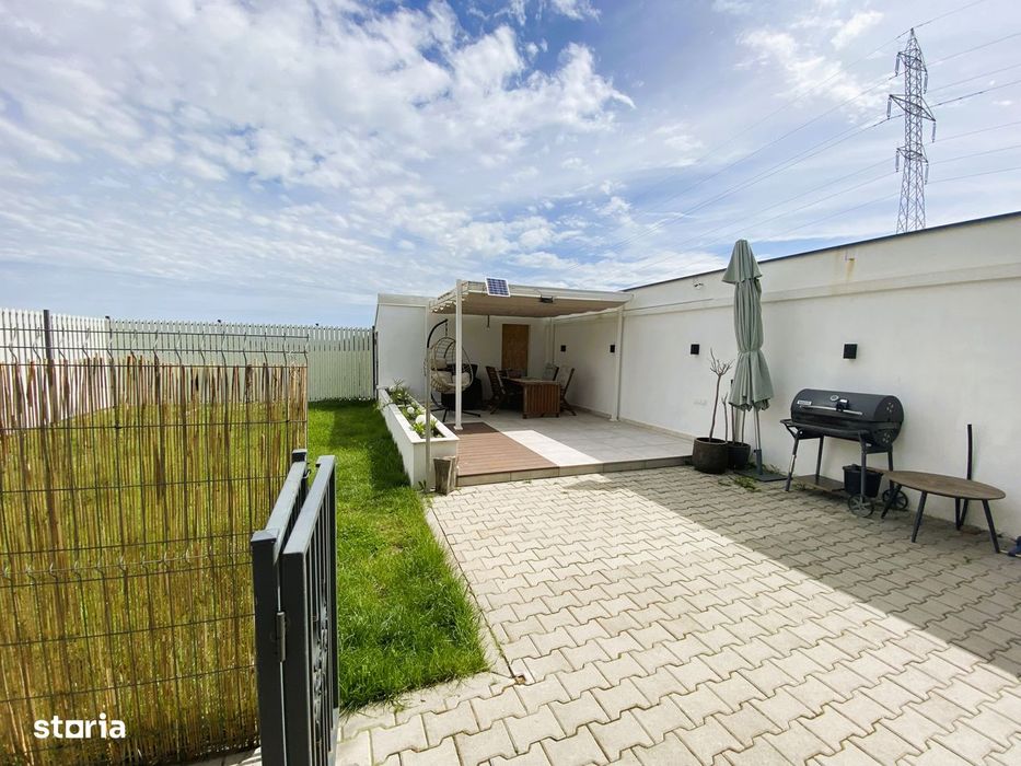 Duplex cu 4 camere 2 bai si curte libera 200 mp in Cisnadie