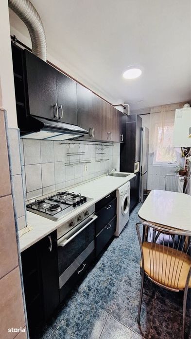 Vand apartament 2 camere