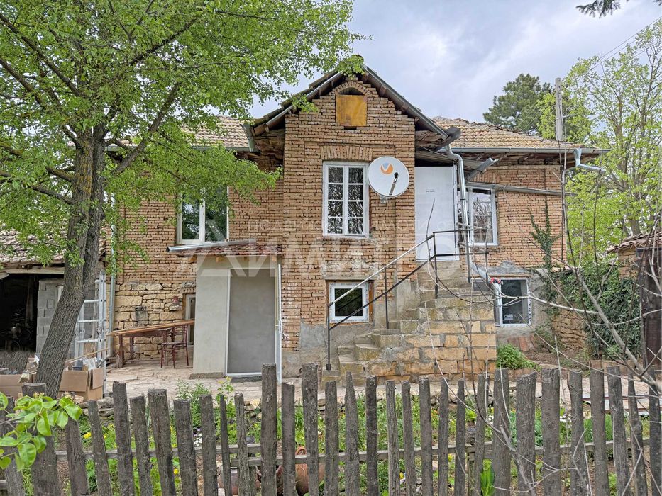 Продава се Къща в Нови пазар - 112 кв.м за 137 €/кв.м - Снимка #1