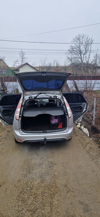 Vând Ford Focus 1.6