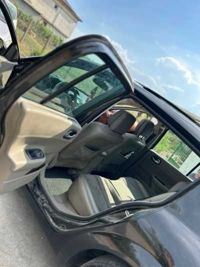 Продавам рено меган