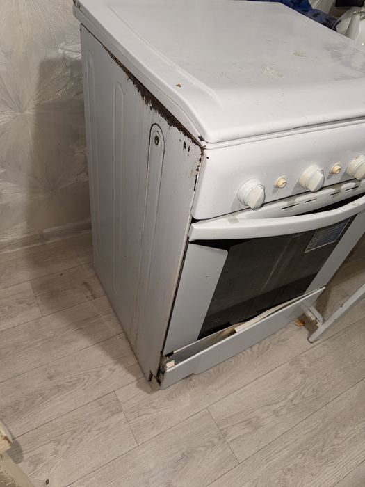 Продам Газовую плиту ДЕШЕВО
