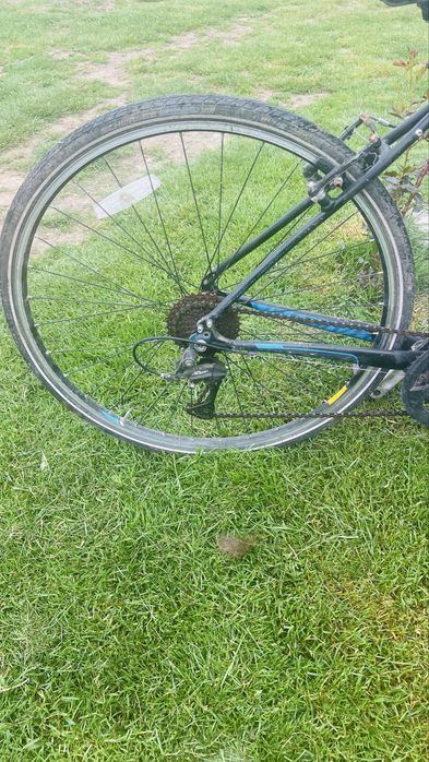 Bicicleta adusa din anglia sirrus carbon