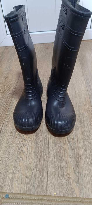 Продаю рабочие сапоги