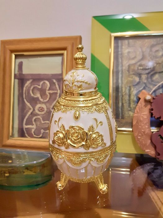 Подсвечник  из металла.Матовое стекло. СССР.