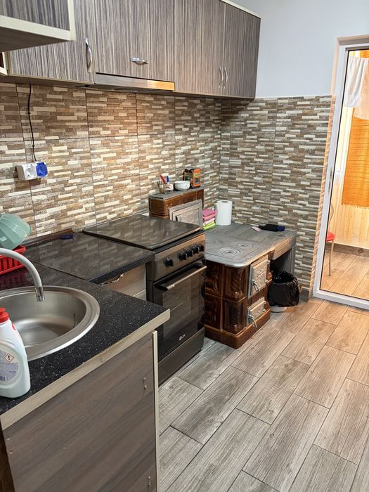 Inchiriez apartament 2 camere!