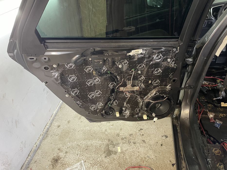 Insonorizare/Antifonare auto cu materiale premium